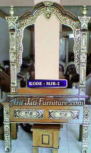 meja rias motif gebyok