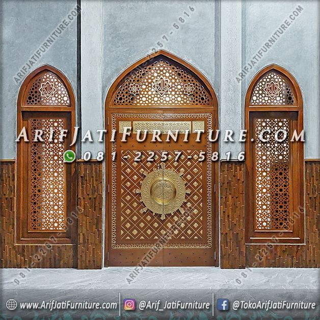 Pintu Nabawi dan Jendela Kayu Jati