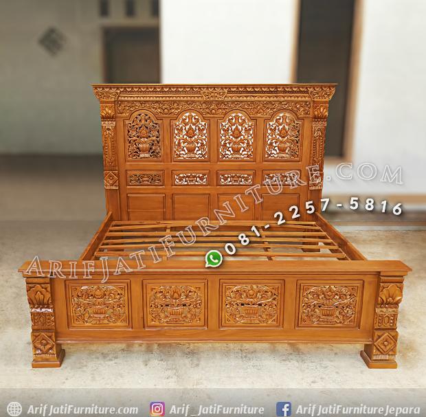 Tempat Tidur Gebyok Ukir Jati Jepara